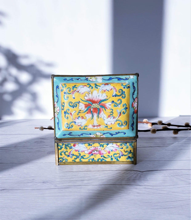 AnyesAttic Porcelain Antique Fencai 粉彩 Famille Rose Peony Pattern Brass Bound Porcelain Box | c.1900, Chinese