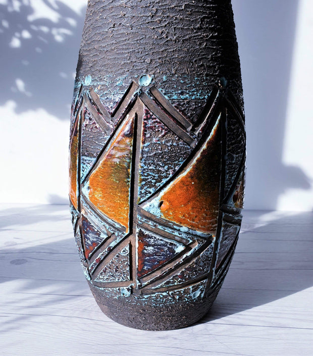 AnyesAttic Ceramic 1960s - 70s Tilgmans Scandinavian Modern, Sculptural Sgraffito in Gloss Glaze Floor Vase | Sweden