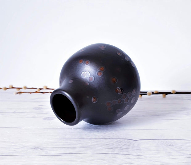 AnyesAttic Ceramic 1970s Karlsruhe by Friedgard Glatzle, Modernist Vase 9004, Gloss Walnut Burr Spot on Matte Black