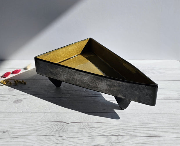 Beswick Pottery Ceramic Albert Hallam for Beswick Pottery, MCM Modernist Triangular Footed Ceramic Dish, 1960s-70s