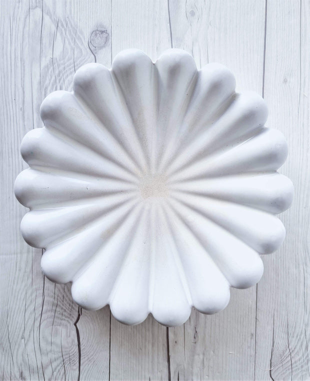 Upsala Ekeby Ceramic Anna Lisa Thomson for Upsala Ekeby, Milk White Tactile Raised Segment Dish, 1940s-50s, Rare