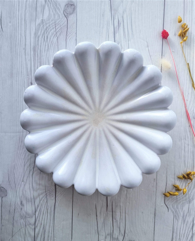 Upsala Ekeby Ceramic Anna Lisa Thomson for Upsala Ekeby, Milk White Tactile Raised Segment Dish, 1940s-50s, Rare