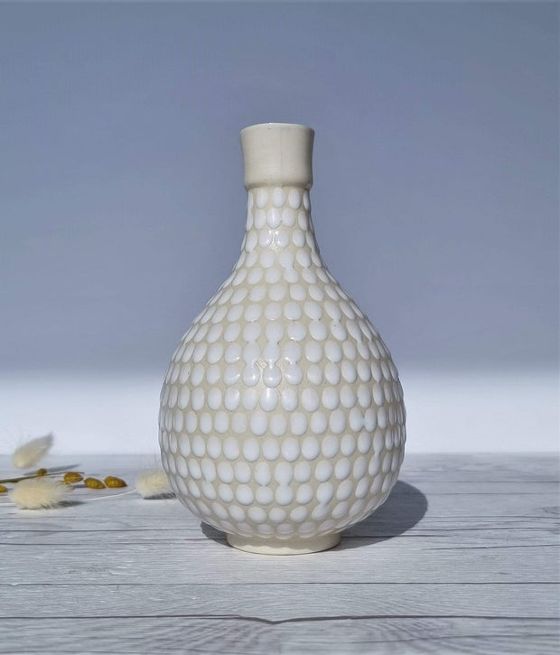 Upsala Ekeby Porcelain Arthur Percy for Gefle Upsala Ekeby, Buttermilk and Daisy White Dotted Relief Vase, 1950s, Swedish