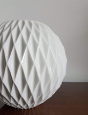 Thomas Porcelain Porcelain Collectors: 1959 – 77 West German Thomas Modernist Op Art Panton Era White Honeycomb Porcelain Vase