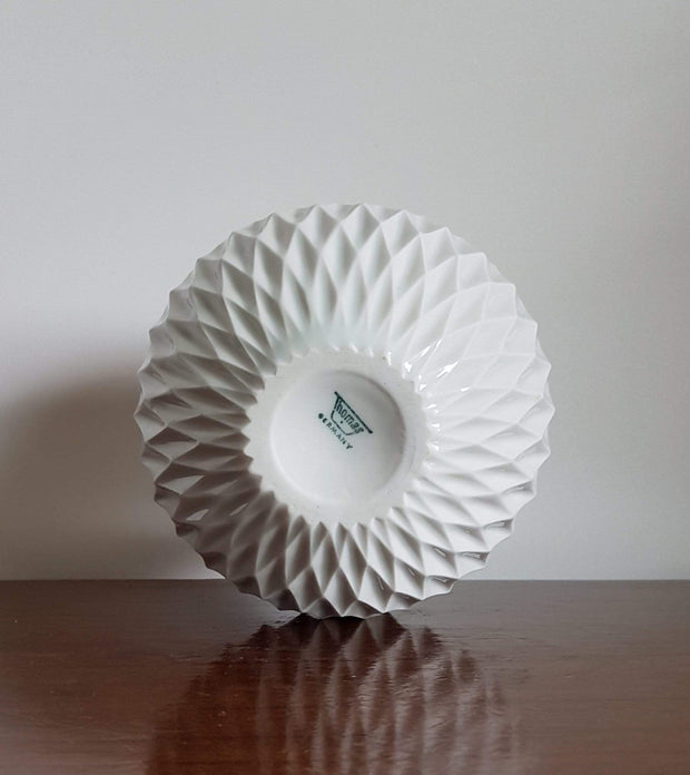 Thomas Porcelain Porcelain Collectors: 1959 – 77 West German Thomas Modernist Op Art Panton Era White Honeycomb Porcelain Vase