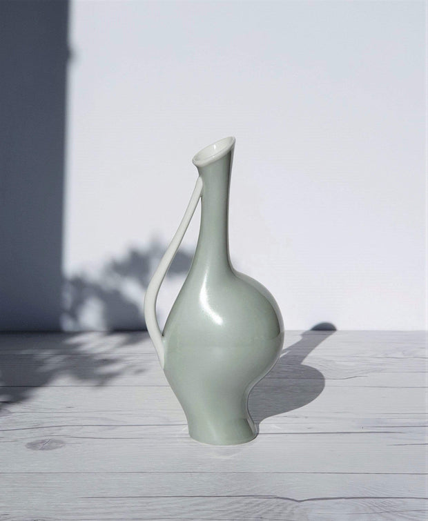 AnyesAttic Porcelain Fritz Heidenreich for Rosenthal, 1950s 'Pregnant Luise' in Grey and White, Modernist Orchid Vase