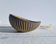 Upsala Ekeby Ceramic Hjordis Oldfors for Upsala Ekeby, 1954 'Kokos' (Coconut) Series, Modernist Sculptural Sgraffito Dish