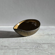 Upsala Ekeby Ceramic Hjordis Oldfors for Upsala Ekeby, 1954 'Kokos' (Coconut) Series, Modernist Sculptural Sgraffito Dish