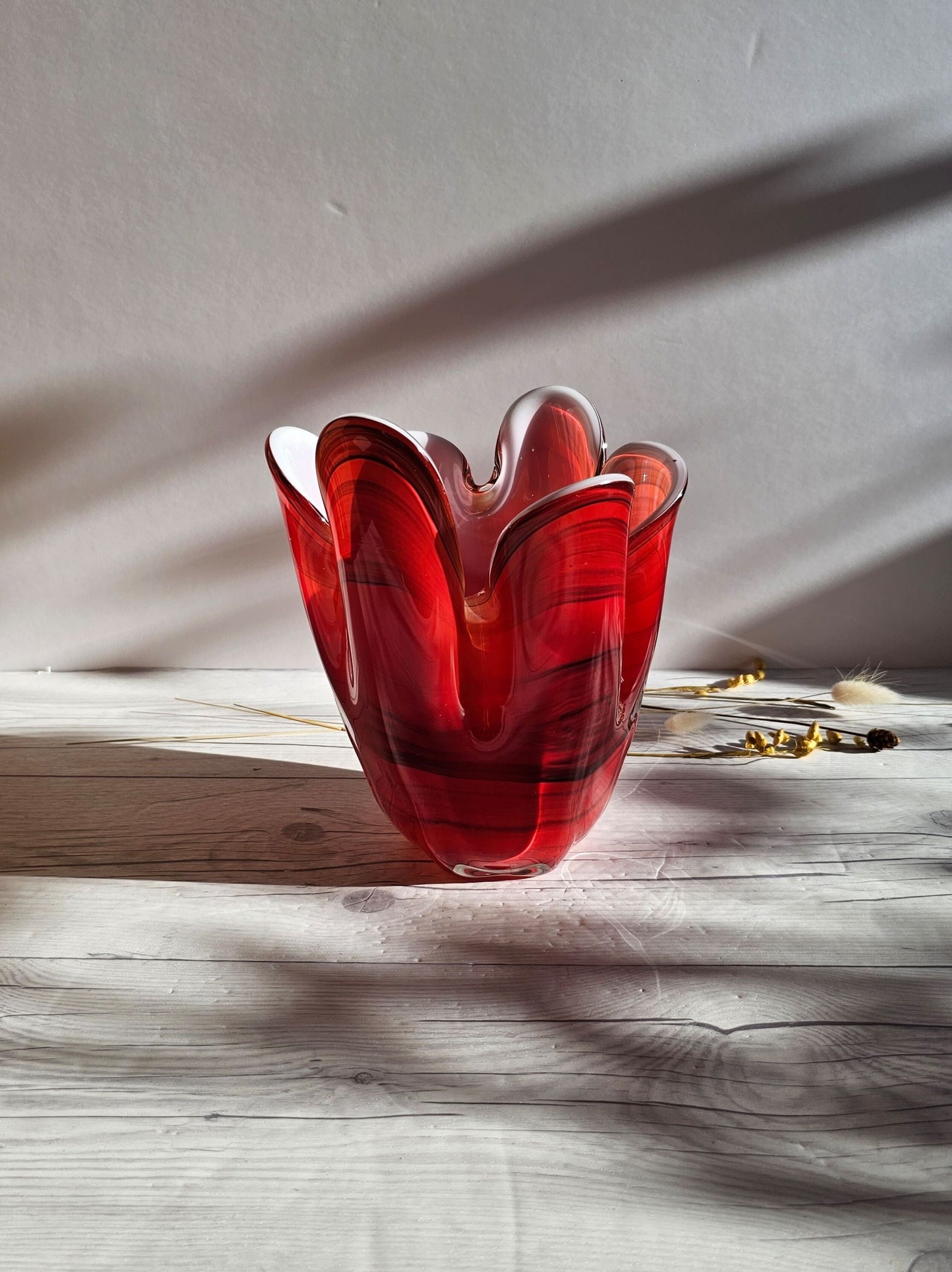 Hokuyo Glassworks, Scarlet Striped 6 Lobed Cased Anemone