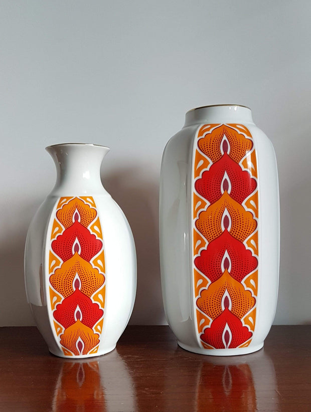 Jaeger Porcelain 1960s -70s West German Jaeger, Op Art Stylised Red and Orange Orchid Decor, Gold Trim Vases