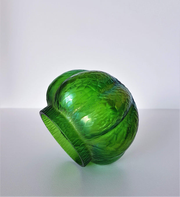 Kralik Glass Glass Antique / Vintage 1910s-30s Kralik Art Nouveau Iridescent Emerald Green Martelé Decor Art Glass Vase