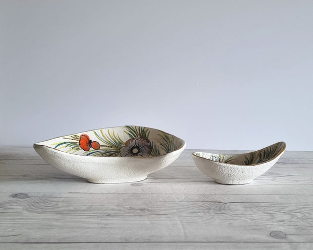 Haute Curature Ceramic Pair of Mid 20th Century Italian 'Alla Moda' Handpainted Poppies Art Pottery Dishes, 1960s