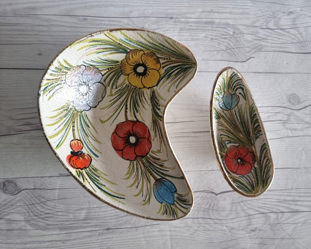 Haute Curature Ceramic Pair of Mid 20th Century Italian 'Alla Moda' Handpainted Poppies Art Pottery Dishes, 1960s