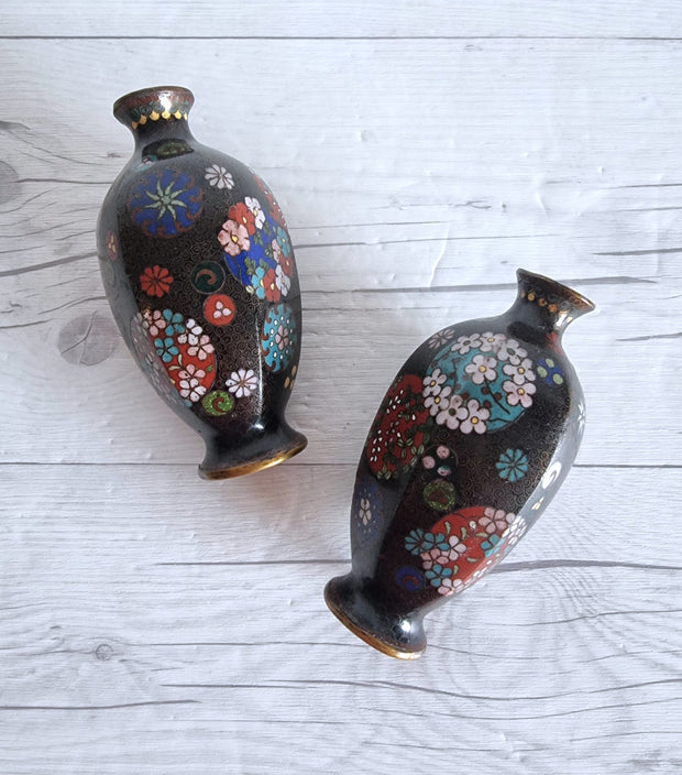 Asian Art Metals Pair of Takahara Komajiro Cloisonne Faceted Bud Vases, Kyoto-Jippo ware, Late Meiji Era, Japanese