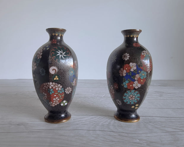 Asian Art Metals Pair of Takahara Komajiro Cloisonne Faceted Bud Vases, Kyoto-Jippo ware, Late Meiji Era, Japanese