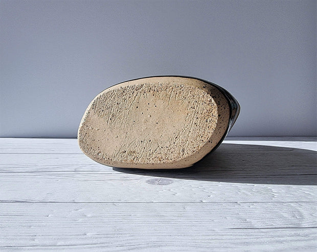 Studio Pottery Ceramic Peter Ellery for Tremaen Pottery Mid-Century Modernist Pebble / Moon Vase, 1970s-80s, British