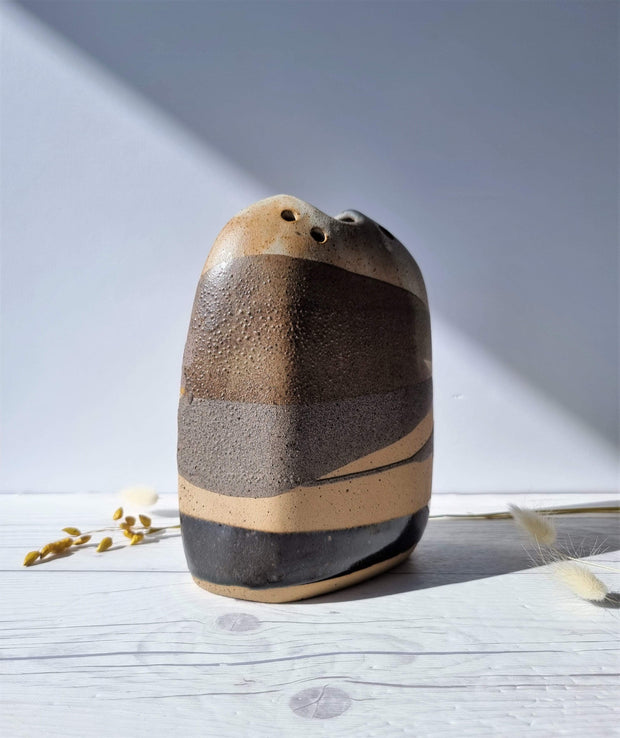 Studio Pottery Ceramic Peter Ellery for Tremaen Pottery Mid-Century Modernist Pebble / Moon Vase, 1970s-80s, British