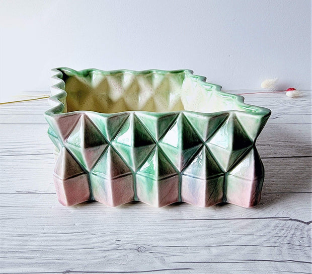 Sylvac Pottery Ceramic SylvaC Mid Century Modernist Pink and Green 3D Crystal Cluster Diamond Planter, British, 1940s-50s