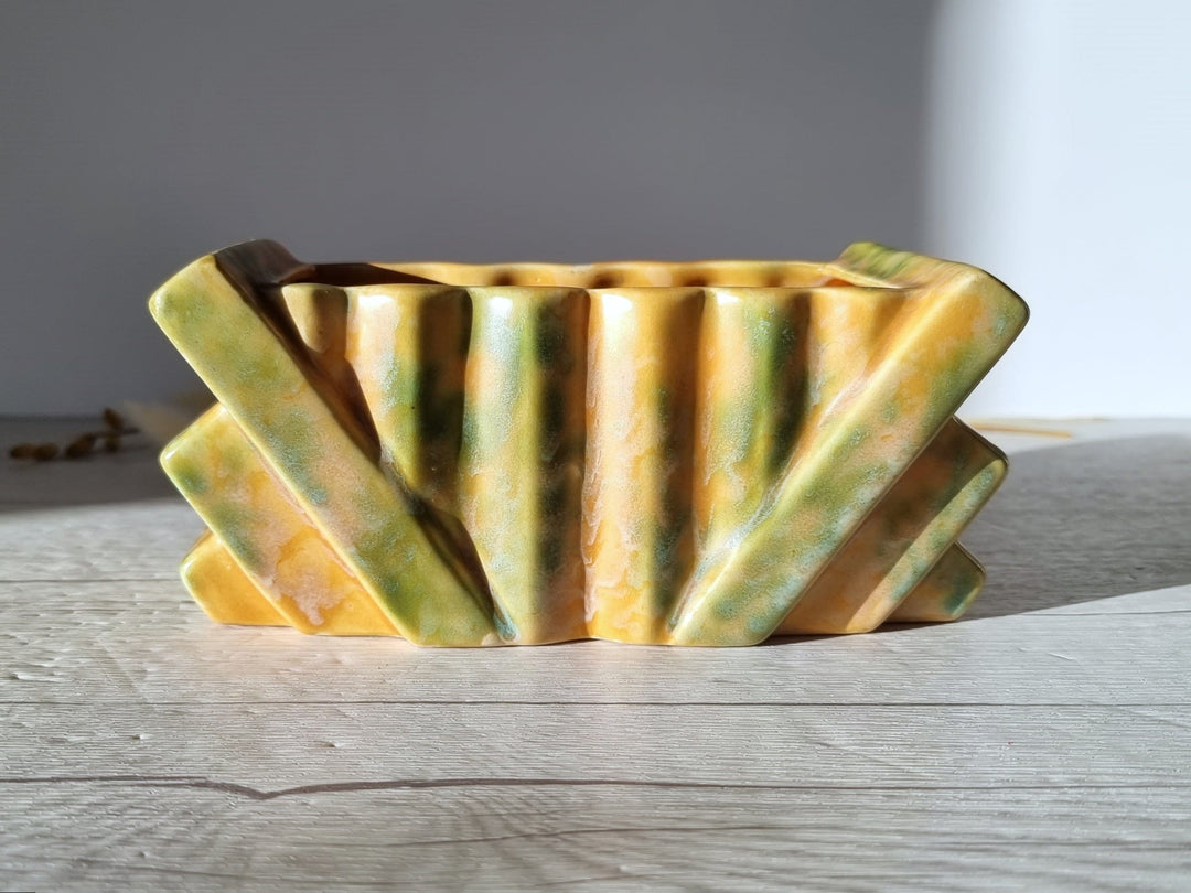 Shorter and Son, Art Deco Bauhaus Geometric Décor Peach and Green Tea –  Haute Curature
