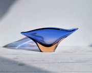 Skrdlovice Glass Glass Skrdlovice att. to Jan Beranek Indigo Blue and Peach Tea Pink Sculptural Art Glass Dish, 1970s Czech