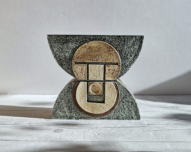 Studio Pottery Ceramic Troika Studio Pottery, Louise Jinks, Modernist Anvil Vase, Sgraffito Décor, British Cornish, 1970s