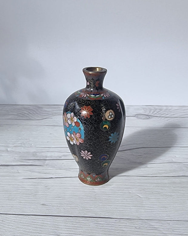 Asian Art Metals Takahara Komajiro Cloisonne 6 Lobed Vase, Kyoto-Jippo ware, Late Meiji Era, Japanese, Antique