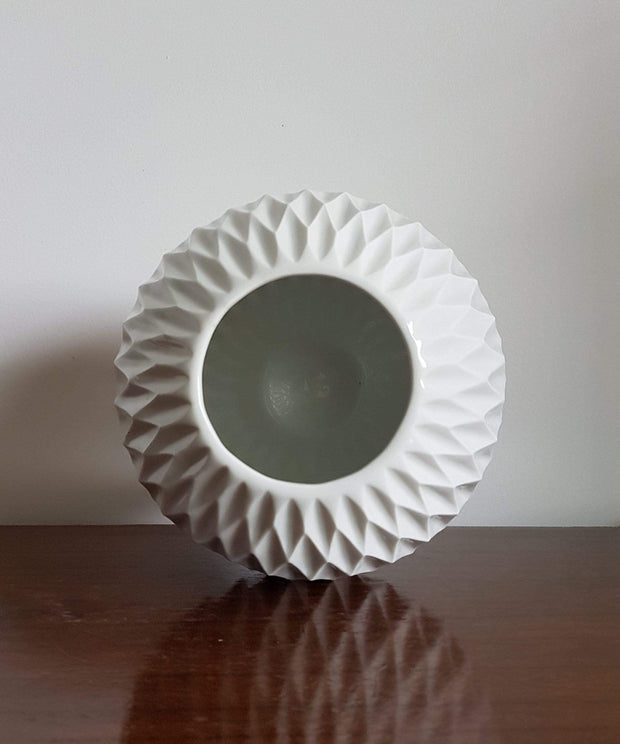 Thomas Porcelain Porcelain Collectors: 1959 – 77 West German Thomas Modernist Op Art Panton Era White Honeycomb Porcelain Vase