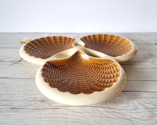 Verceram Ceramic DRAFT 1950s Verceram Modernist Triparte Textured Clam Shell Dish