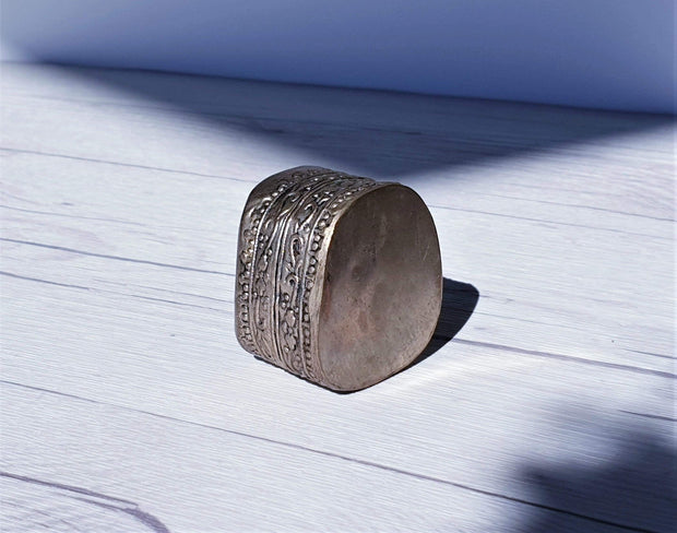 AnyesAttic Metals Vintage Chinese Blue and White Porcelain Shard in Silver Plate Trinket Box