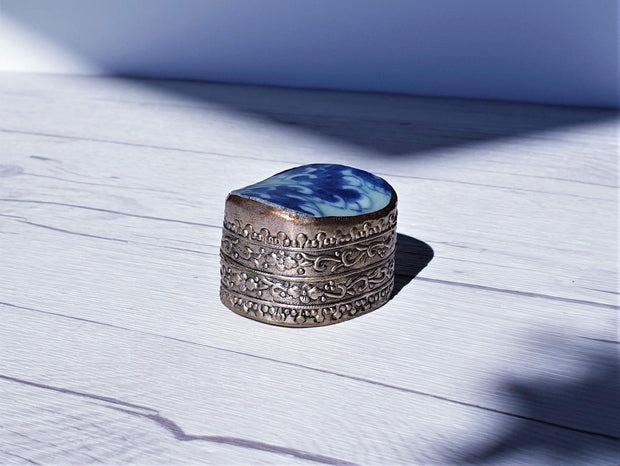AnyesAttic Metals Vintage Chinese Blue and White Porcelain Shard in Silver Plate Trinket Box