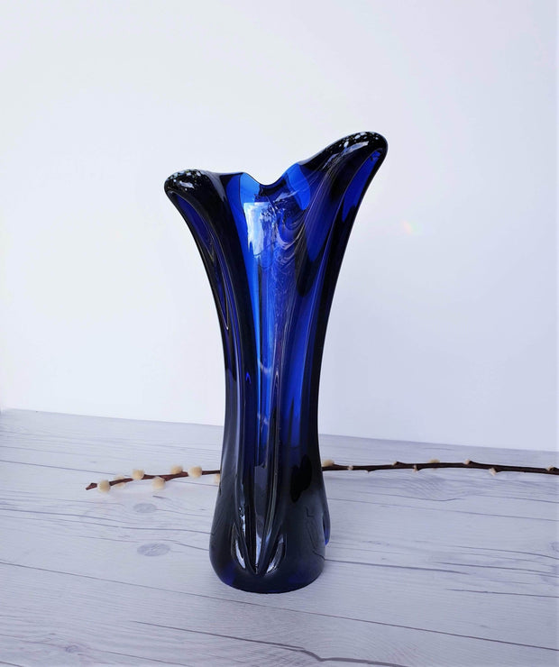 AnyesAttic Glass Vintage Contemporary Iridescent Cobalt Blue with Confetti Frit Decor Tricorn Studio Art Glass Vase