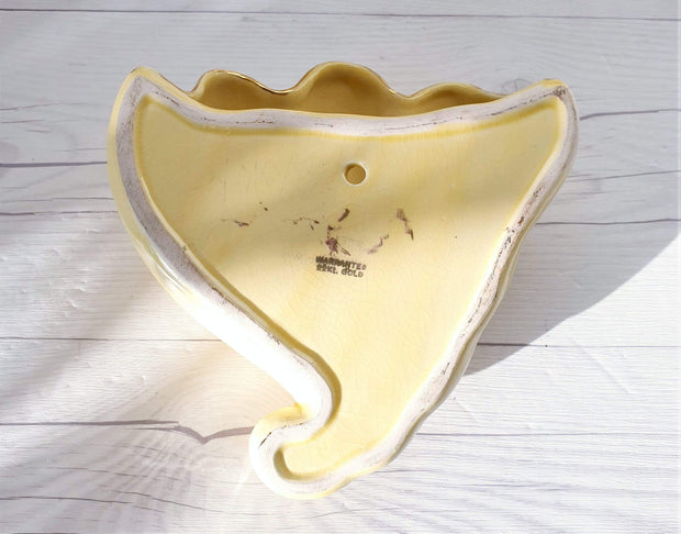 AnyesAttic Ceramic 1950s - 60s Mid Century Sadler att. Gloss Pale Lemon and 22 ct. Gold Decor, Shell Wall Pocket Vase