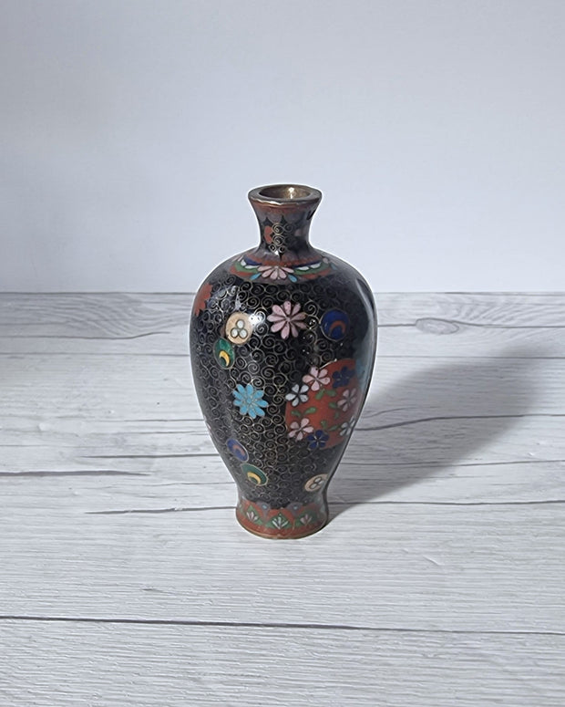 Asian Art Metals Takahara Komajiro Cloisonne 6 Lobed Vase, Kyoto-Jippo ware, Late Meiji Era, Japanese, Antique
