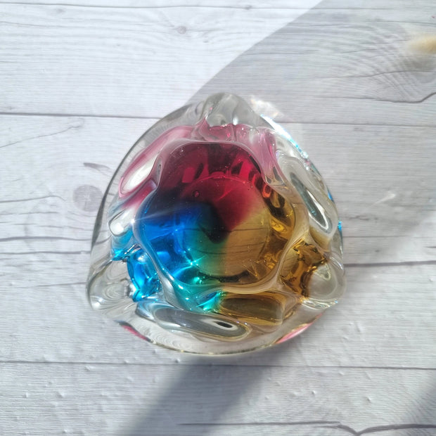 Narumi Glass Glass Sanyu Glassworks Narumi Fantasy Series Rainbow Sommerso Abstract Tricorn Swirl Dish, 1960s-70s