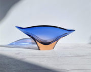 Skrdlovice Glass Glass Skrdlovice att. to Jan Beranek Indigo Blue and Peach Tea Pink Sculptural Art Glass Dish, 1970s Czech