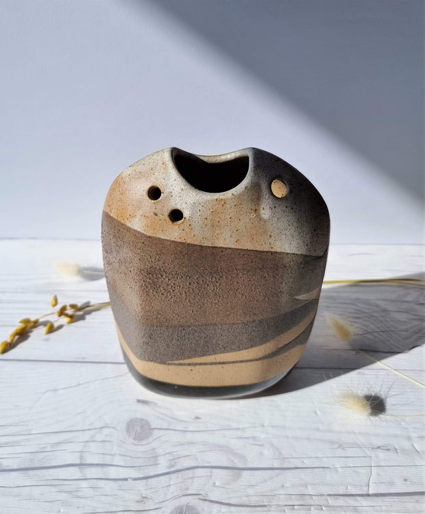 Studio Pottery Ceramic Peter Ellery for Tremaen Pottery Mid-Century Modernist Pebble / Moon Vase, 1970s-80s, British