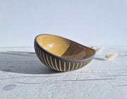 Upsala Ekeby Ceramic Hjordis Oldfors for Upsala Ekeby, 1954 'Kokos' (Coconut) Series, Modernist Sculptural Sgraffito Dish
