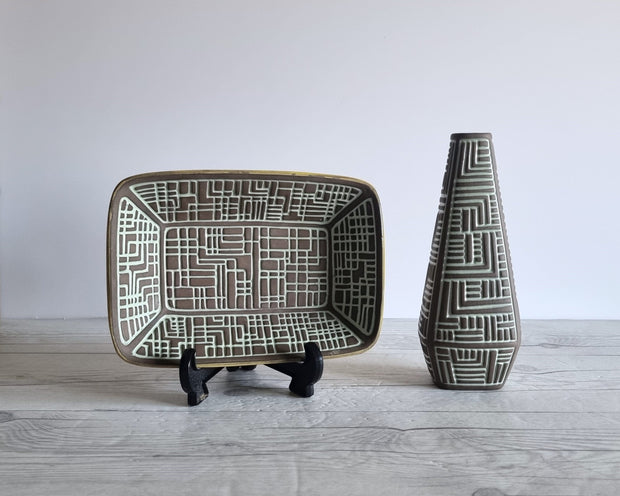 Upsala Ekeby Ceramic Hjordis Oldfors for Upsala Ekeby, 1958-61 City Series, Duo of Bauhaus Geometric Décor Vase and Dish