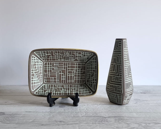Upsala Ekeby Ceramic Hjordis Oldfors for Upsala Ekeby, 1958-61 City Series, Duo of Bauhaus Geometric Décor Vase and Dish