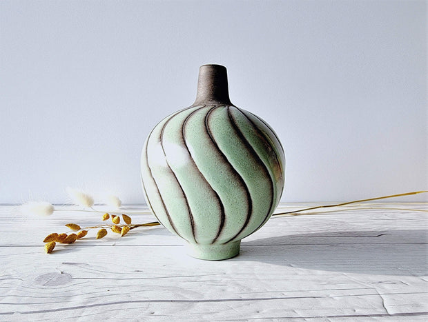 Upsala Ekeby Ceramic Kjell Blomberg for Upsala Ekeby, 1954 'Turbin' (Turbine) Series, Modernist Sculptural Sgraffito Vase