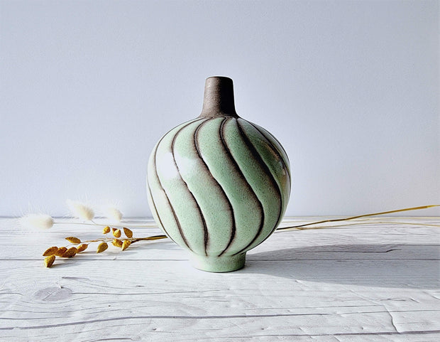 Upsala Ekeby Ceramic Kjell Blomberg for Upsala Ekeby, 1954 'Turbin' (Turbine) Series, Modernist Sculptural Sgraffito Vase