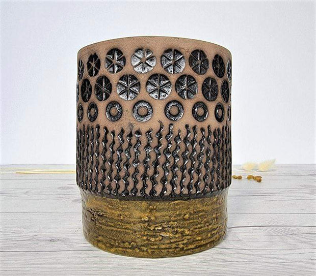 Upsala Ekeby Ceramic Mari Simmulson for Upsala Ekeby, 1966 Peru Series, 6072m Chartreuse and Taupe Textured Vase