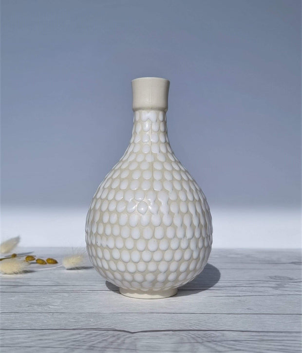 Upsala Ekeby Porcelain Arthur Percy for Gefle Upsala Ekeby, Buttermilk and Daisy White Dotted Relief Vase, 1950s, Swedish