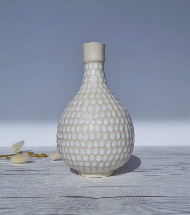 Upsala Ekeby Porcelain Arthur Percy for Gefle Upsala Ekeby, Buttermilk and Daisy White Dotted Relief Vase, 1950s, Swedish